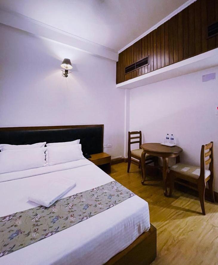 Hotel Tragopan Dimāpur Extérieur photo