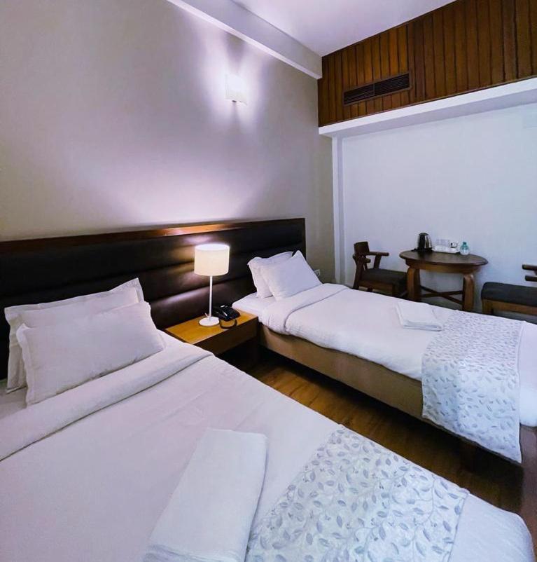 Hotel Tragopan Dimāpur Extérieur photo